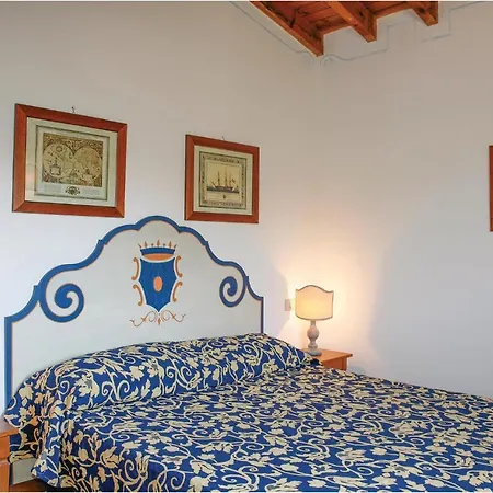 6 Deluxe Holiday home Punta de su Torrione